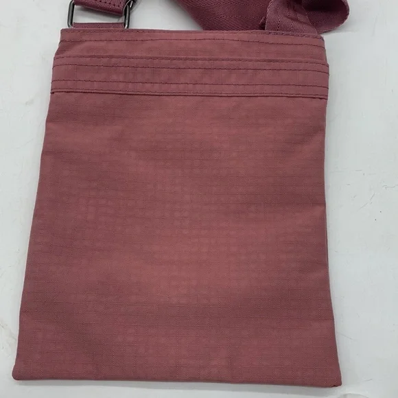 Dakine NWT Rose Blush Mauve Colored Nylon Crossbody Bag NYB4158 - Picture 3 of 9